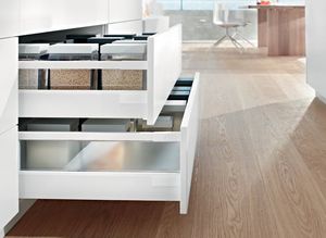 Nábytkové kování Blum výsuvy