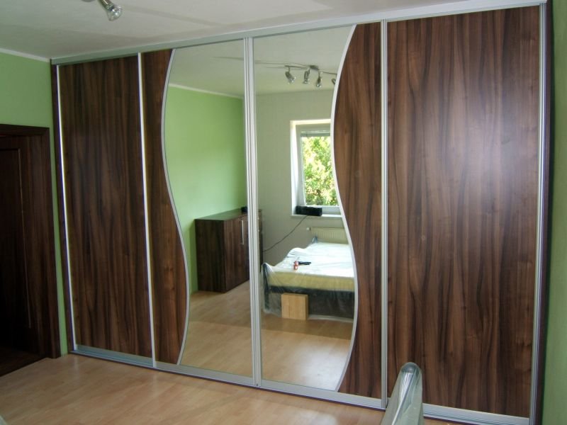 Dveře pro vestavěné skříně