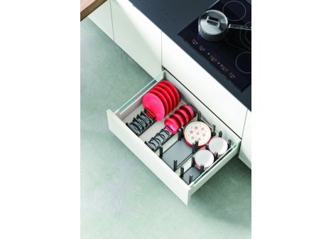 Cemux STAR držák na talíře 120x470x80 mm šedý