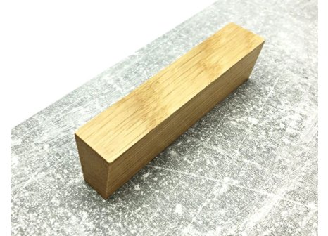 Úchytka Hubert dřevěná dub lakovaný