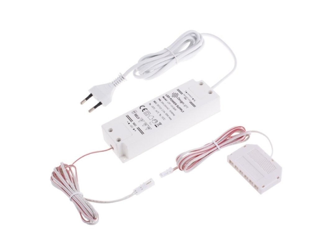 LED napáječ 12V 80W s rozvaděčem, 6 světel