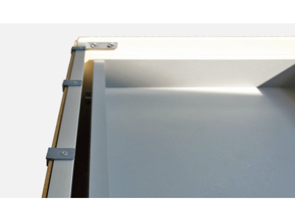 Vzpěra hliníková pro zpevnění zad korpusů