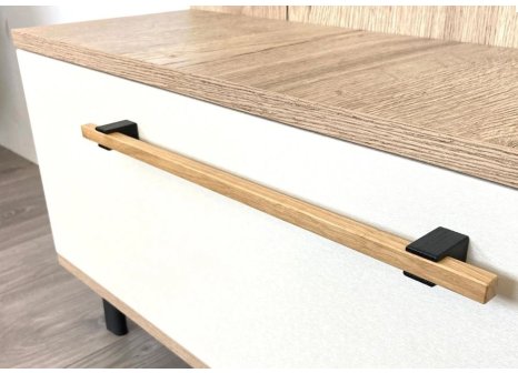 Úchytka Stela dřevěná dub lak/ černě mořený