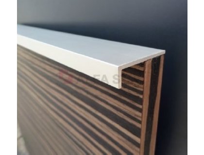 Narážecí úchytová lišta UKS-11 RAL 9005 černá