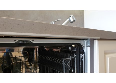 Ochranná lišta proti páře z myčky