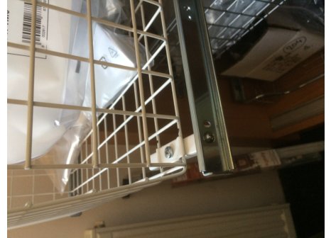 Výsuvný šatní koš drátěný na prádlo EKO šedý